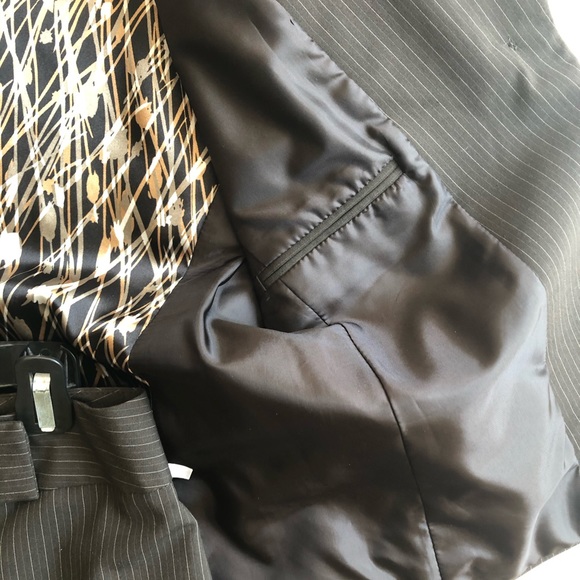 Tahari by Arthur Levine suit - Picture 5 of 7